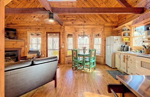 Cornelia Cabin | Peaceful Waters Ridge on the Soque River