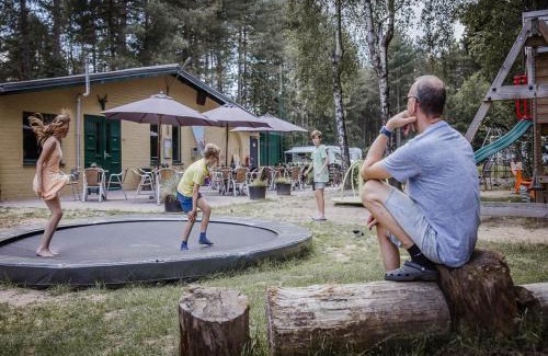 Wechelderzande Ski Chalet | Peaceful Woodland Chalet