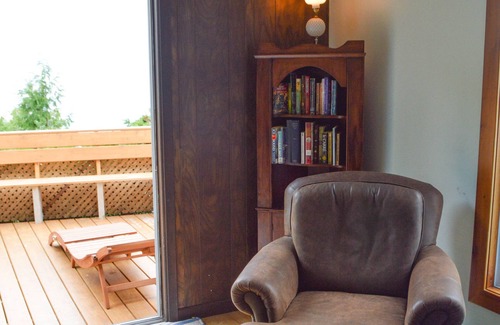 Bluewater Cottage | Peach of a private beach! Waterfront cliff cottage near Bayfield