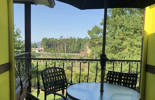 Lugu Bed & Breakfast | Peach Villa