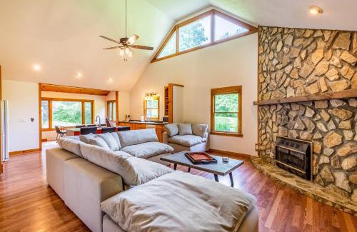 Whittier House | Pebble on The Creek