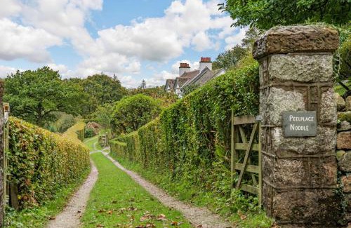 Eskdale House | Peel Place Noddle