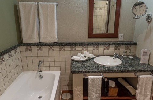 Bethlehem Hotel | Peermont Metcourt at Frontier, Bethlehem