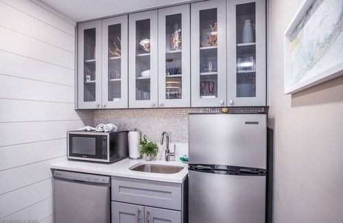 Sarasota Condo | Pelican Gardens 7 By Lido Beach