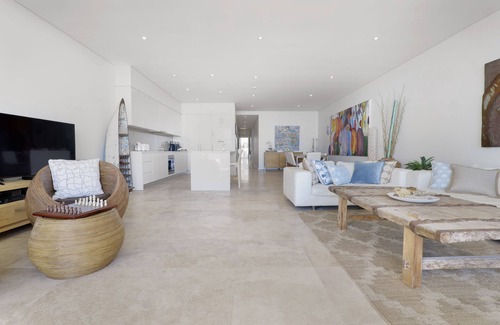 Central Coast Apartment | Pelican Penthouse - Spacious private beachfront