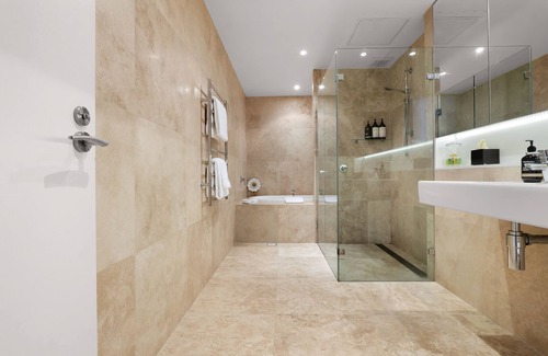 Central Coast Apartment | Pelican Penthouse - Spacious private beachfront