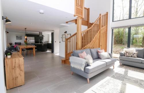 Llanfairpwllgwyngyll House | Pen-Y-Bryn