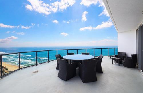 Surfers Paradise Apartment | Peninsula Apartments managed by Gchs