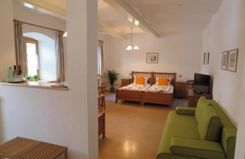 Otterfing House | Pension Bernhardhof