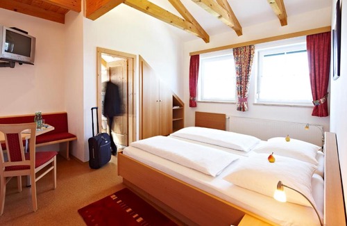 Nussbach House | Pension Jageredt