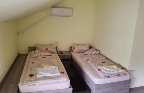Giarmata House | Pensiune si Cazare la Mitza