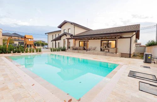 Sanmartin House | Pensiunea CARMEL