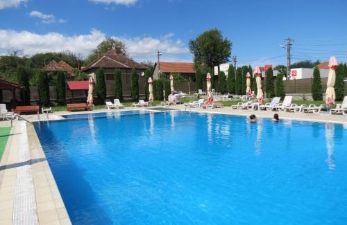 Brad House | Pensiunea Cetina