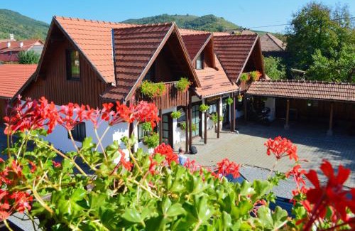 Praid Bed & Breakfast | Pensiunea Csűr Panzió