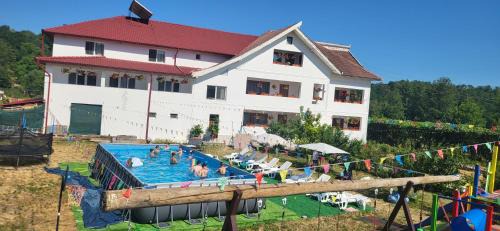 Novaci House | Pensiunea Ela Novaci