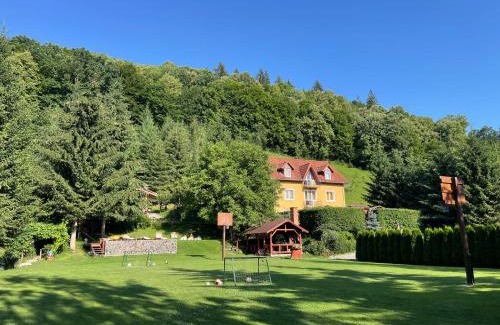 Sub Cetate House | Pensiunea Hétvezér Panzió