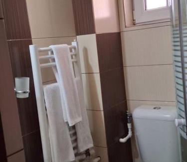 Hunedoara House | Pensiunea Krystinne