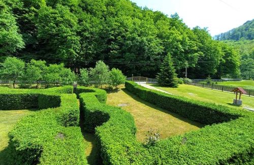 Cugir House | Pensiunea Poarta Raiului