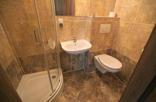 Stronie Slaskie Bed & Breakfast | Pensjonat Lew Jaskiniowy