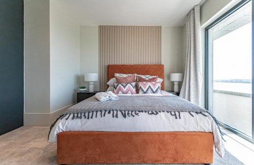 The Docks Apartment | Penthouse - 3 Beds - Balcony - Leisure Stay