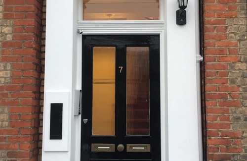 St. Margarets and North Twickenham Apartment | Penthouse apartment in St Margarets with excellent access to central London.