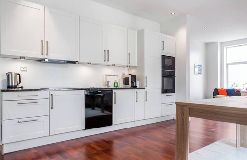 Alesund Apartment | Penthouse by Brosundet, Free Parking Space