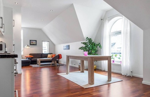 Alesund Apartment | Penthouse by Brosundet, Free Parking Space