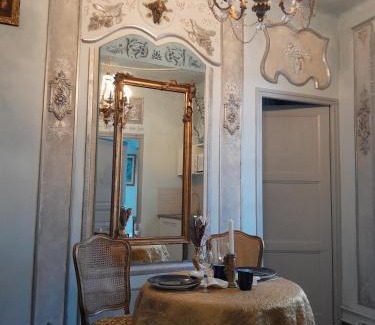 Vinca Apartment | Penthouse en bleu royal