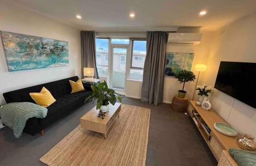 Sandringham Apartment | Penthouse in Sandringham with panoramic bay views