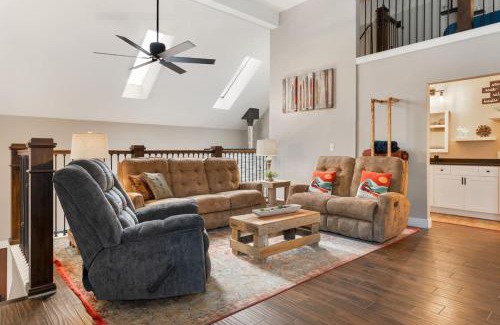 Avon Apartment | Penthouse Pool Table 7min To Beaver Creek
