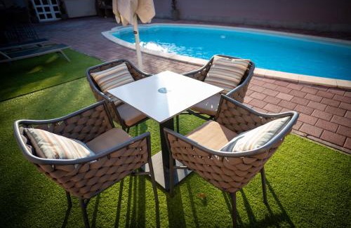Slavonski Brod Apartment | Penthouse Secret Rose with pool, jacuzzi, sauna, private garage, entry with pin 0-24h