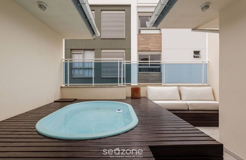 Jurere Apartment | Penthouse With Private Pool and Barbecue Rgp302