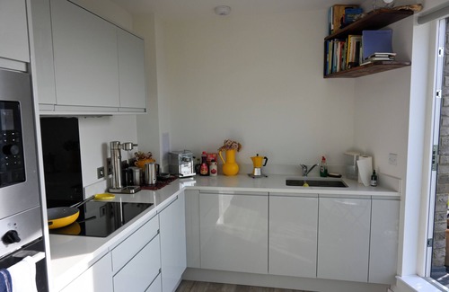 St. George's Apartment | Penthouse with wraparound balcony - amazing light and views of London