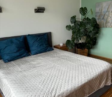 Bahnhofsviertel Apartment | Penthouse-Wohnung mit Flussblick