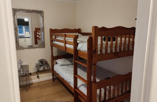 Dol-y-Gaer House | Pentre Cottage near Craig y Nos