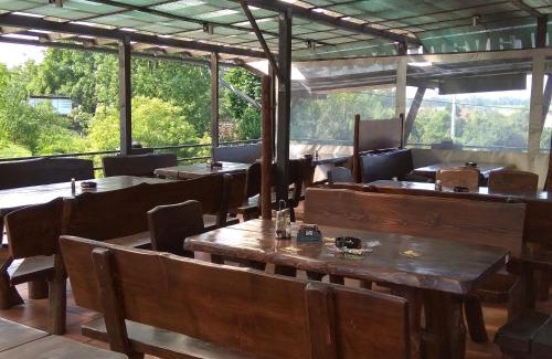 Bravantice House | Penzion a Motobar Bravantice