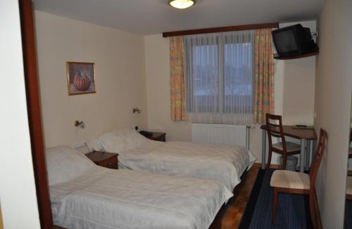 Bezigrad District House | Penzion Kmečki Hram