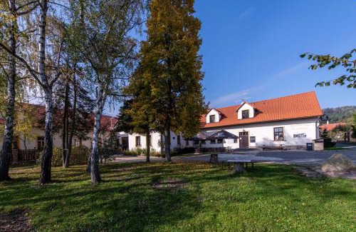 Mnisek pod Brdy House | Penzion Stříbrná Lhota
