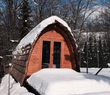 Vsetin House | Penzion V Hluboké a Department Glamp