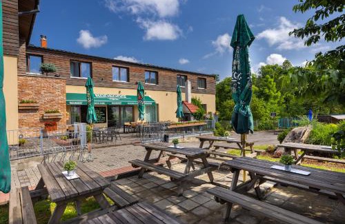 Ujcov Hotel | Penzion Zubr