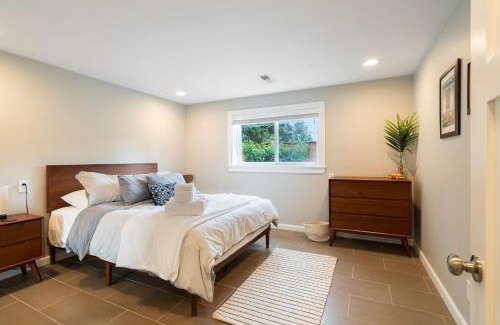 Shoreline House | Perch - Gathering Spot Lower