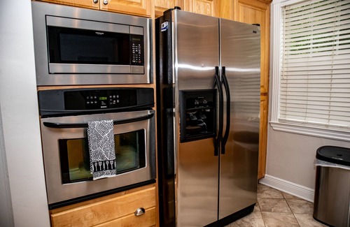 Mobile Apartment | Perfect 1-bedroom Condo, clean and safe, near Downtown