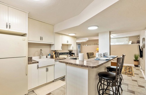 East Central Apartment | Perfect Basement Apartment in Salt Lake City/Close to the University