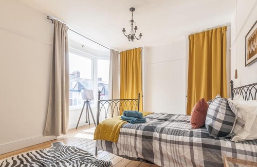 Exeter House | Perfect for contractors and families!