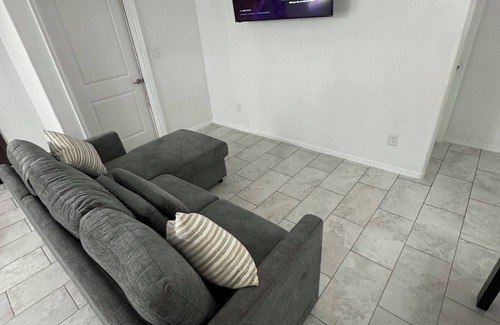 Yuma House | Perfect for Families & Groups in Fortuna Foothills