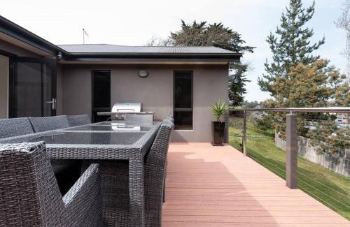 Newstead House | Perfect for groups and large families - Sleeps 12