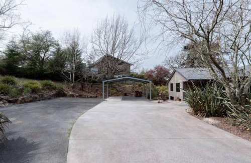 Newstead House | Perfect for groups and large families - Sleeps 12
