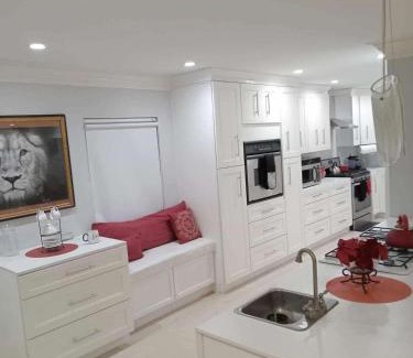 Yeoman Wood House | Perfect get away from big city life