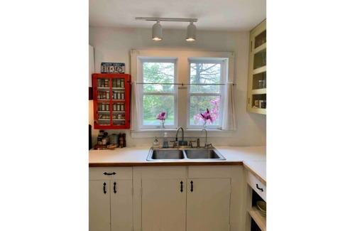 Hollowville House | Perfect Hudson Valley Getaway with HOT TUB!