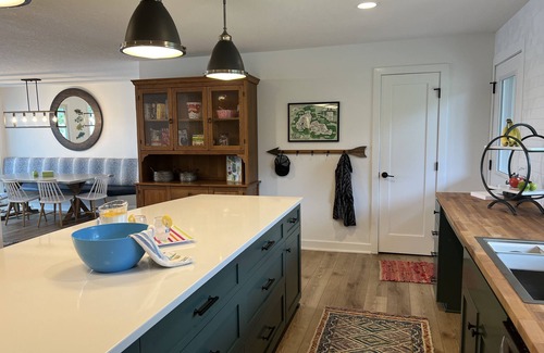 Annandale Cabin | Perfect lake home for a family get away - Only 1 hour from metro